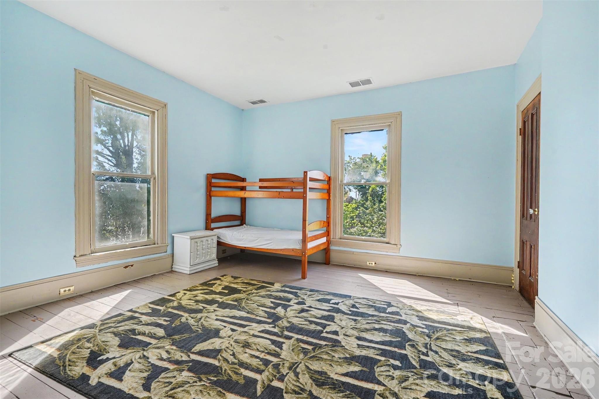 404 W Kerr Street Property Photo 25