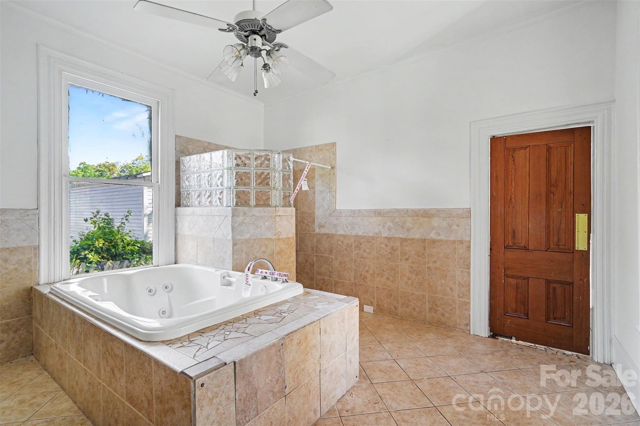 404 W Kerr Street Property Photo 29