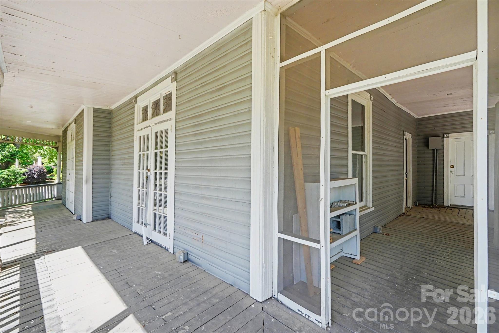 404 W Kerr Street Property Photo 43