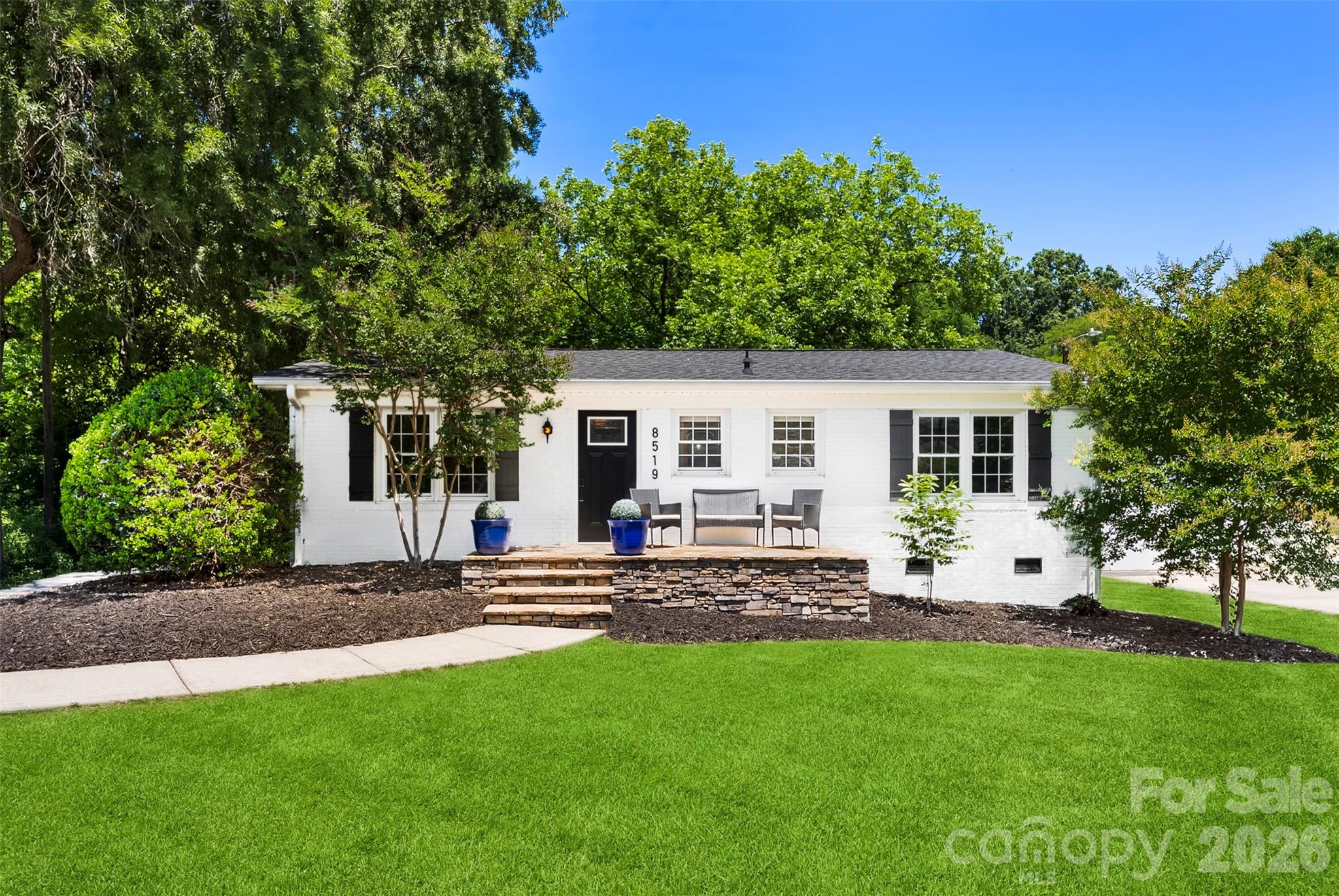 8519 E Franklin Street Property Photo 1
