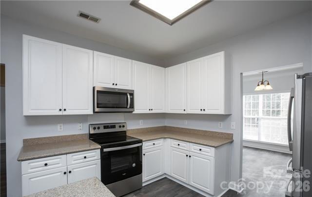 815 Knightsbridge Road Property Photo 10