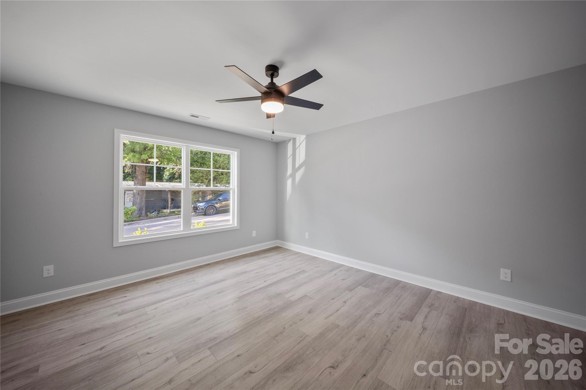 303 W 9th Street Property Photo 11