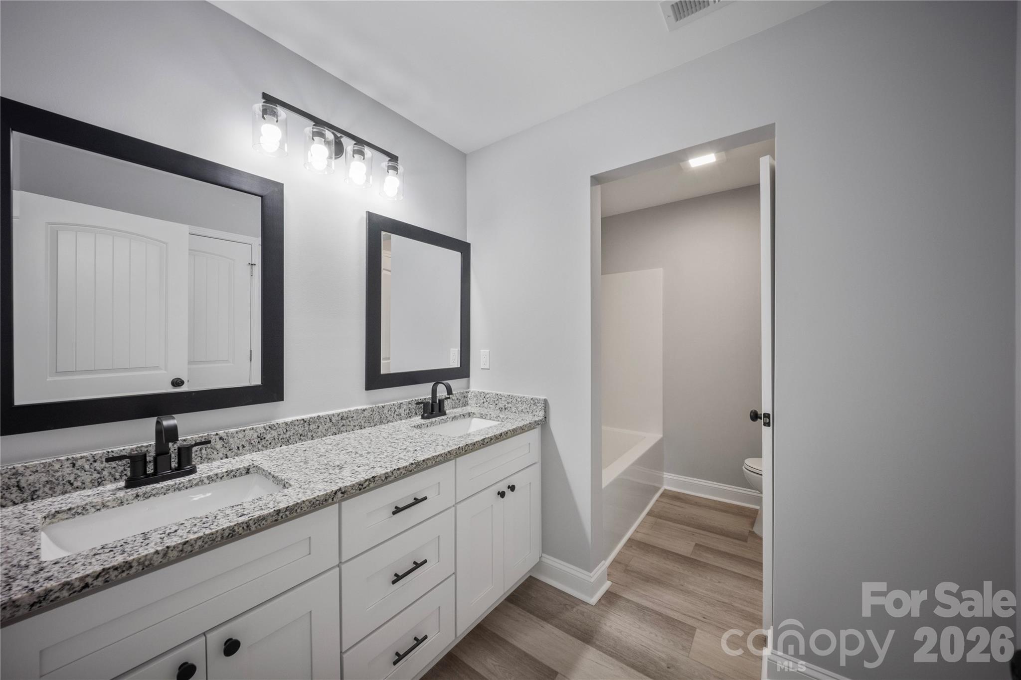 303 W 9th Street Property Photo 13