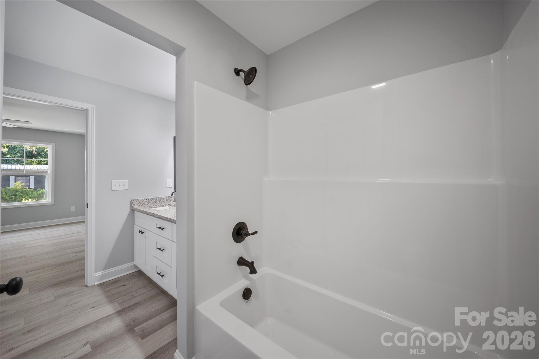 303 W 9th Street Property Photo 14