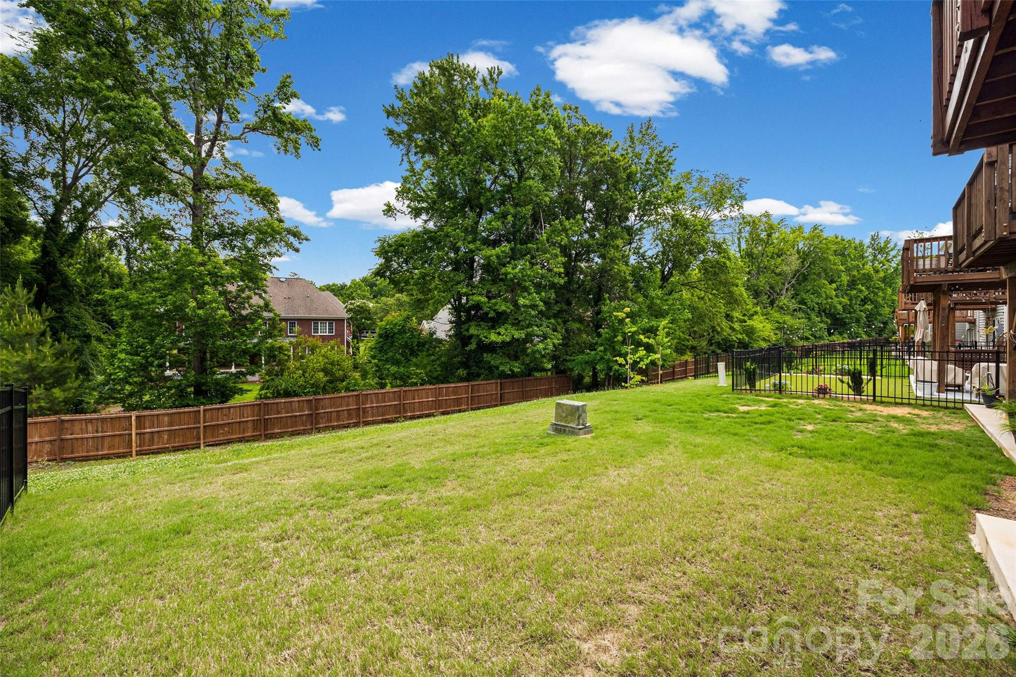 2605 Grantham Place Drive Property Photo 2