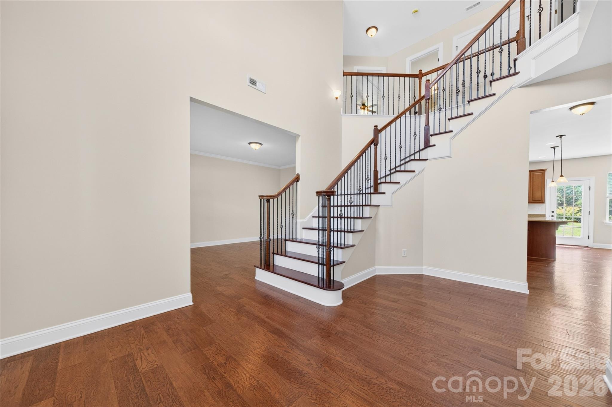1008 Spring Rose Lane Property Photo 8