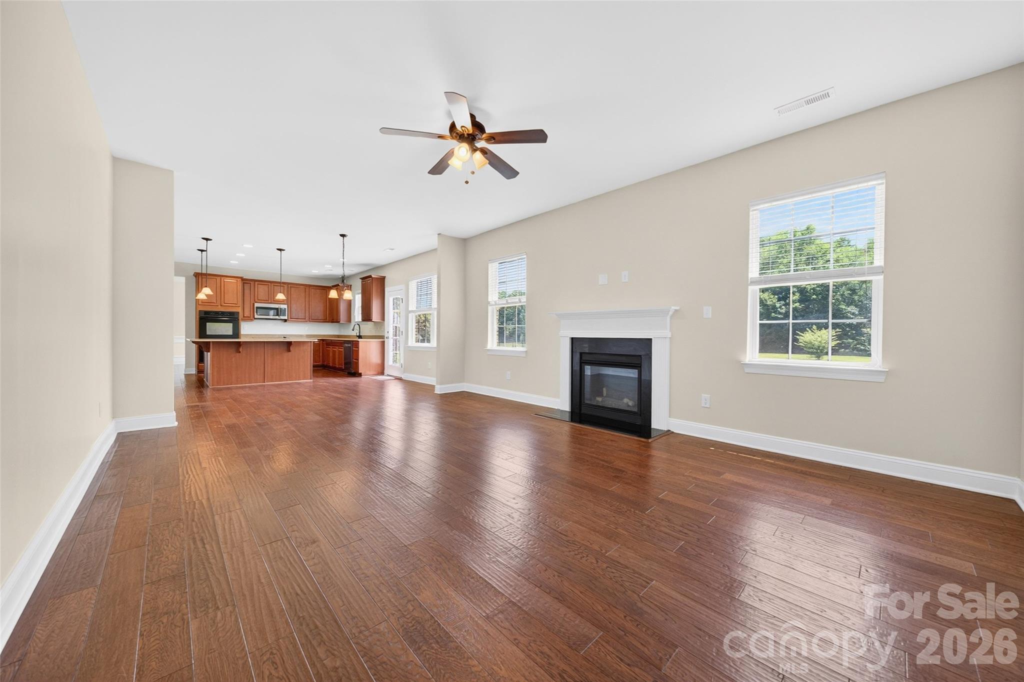 1008 Spring Rose Lane Property Photo 10