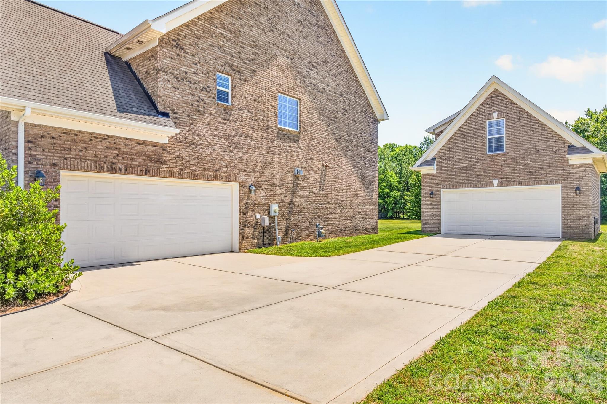 1008 Spring Rose Lane Property Photo 37