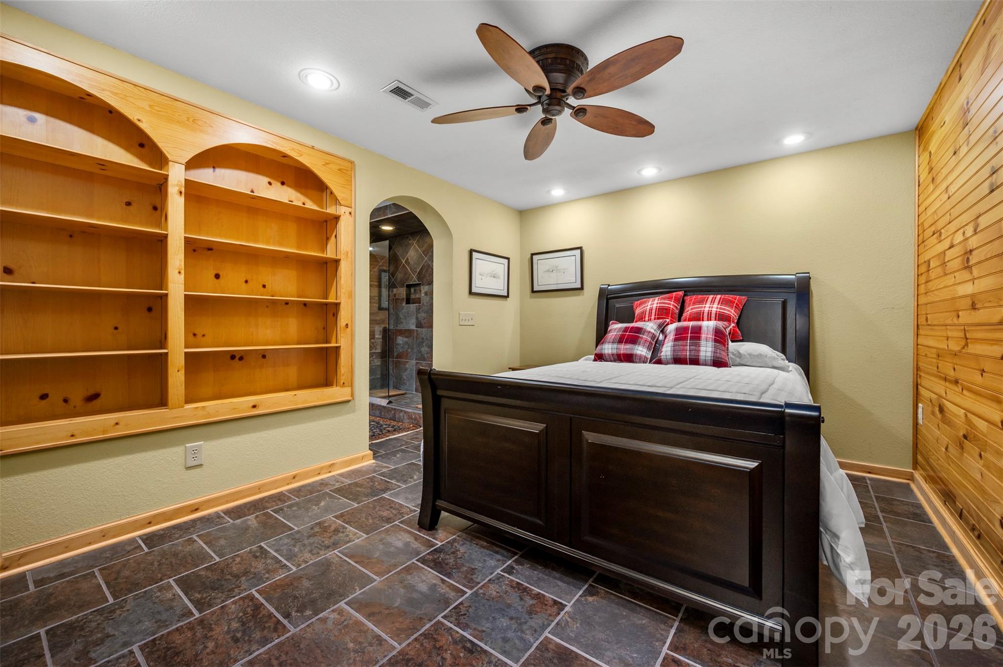 512 Indian Forest Drive Property Photo 28