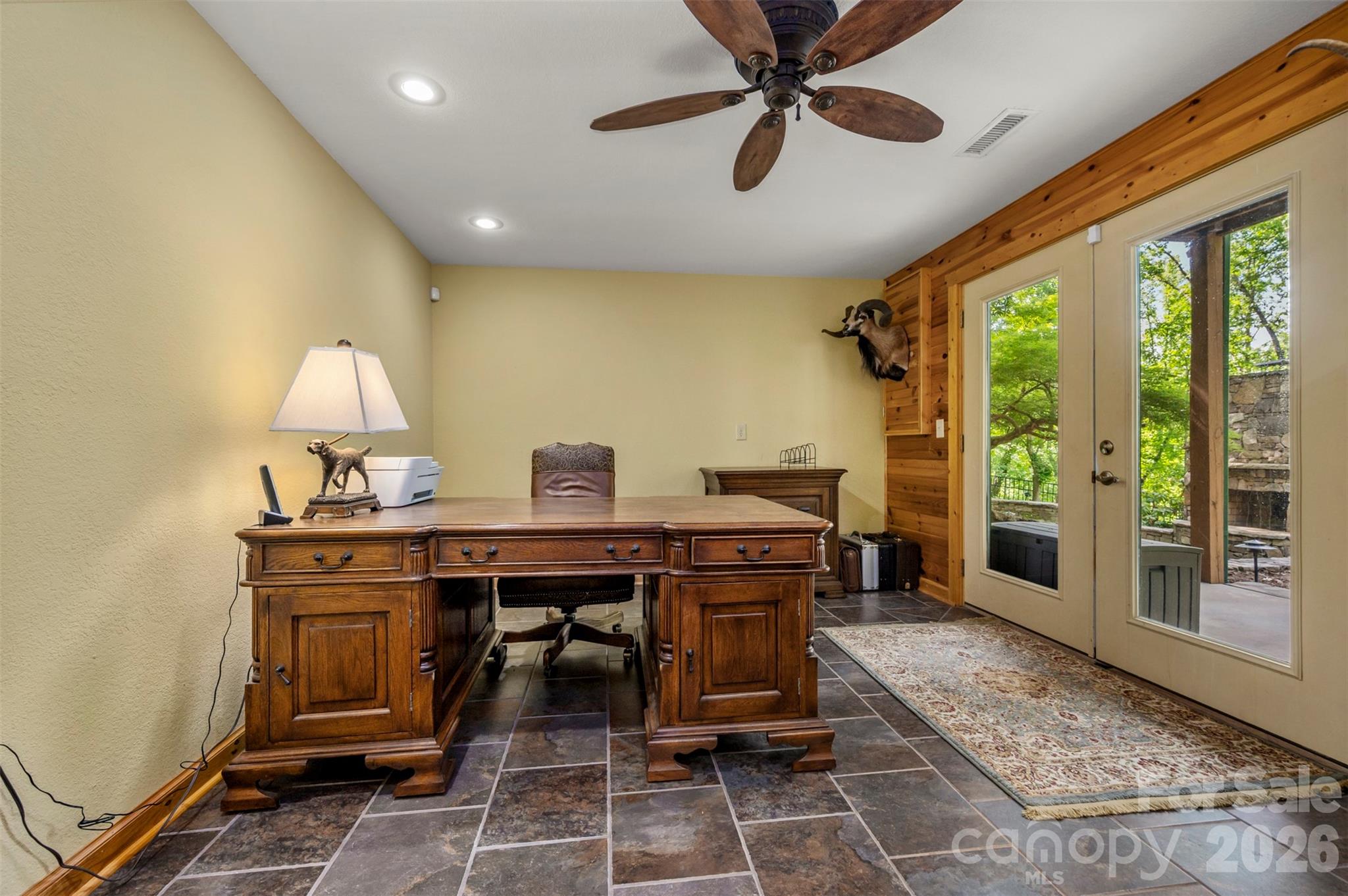 512 Indian Forest Drive Property Photo 32