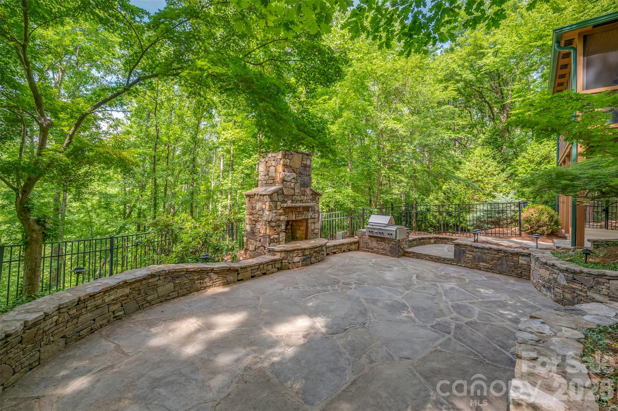 512 Indian Forest Drive Property Photo 37