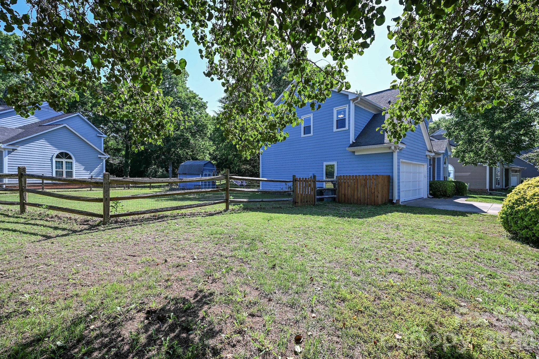 9101 Castlebay Drive Property Photo 9