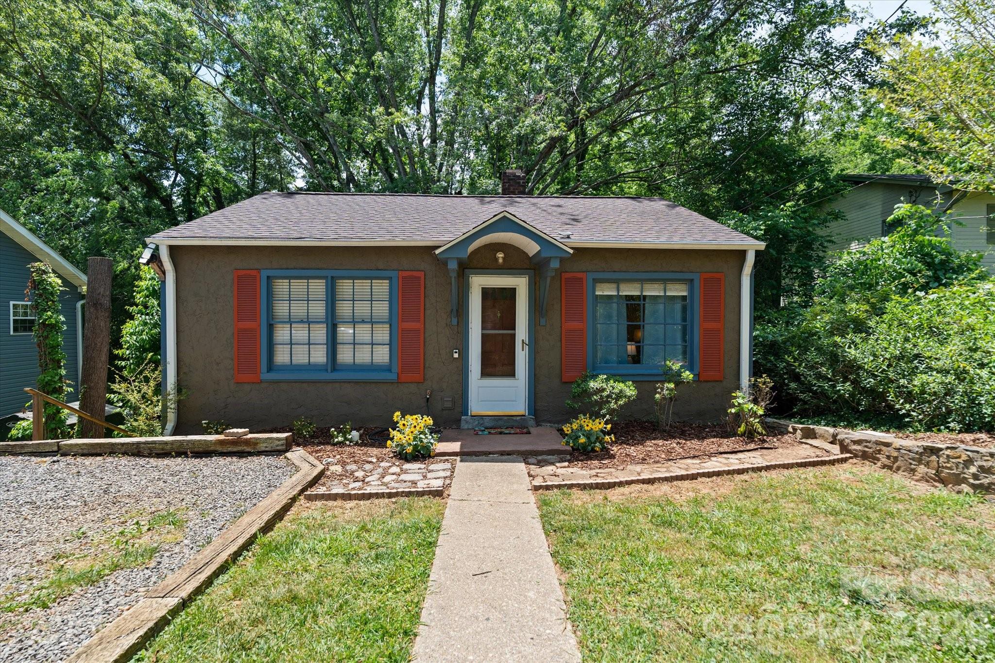 224 Aurora Drive Property Photo 1