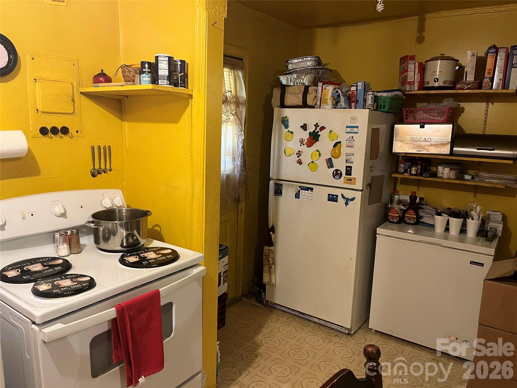 2618 Roslyn Avenue Property Photo 10