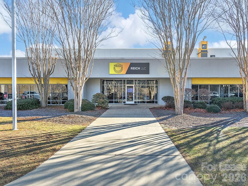 140 Vista Boulevard 1 Property Photo 2