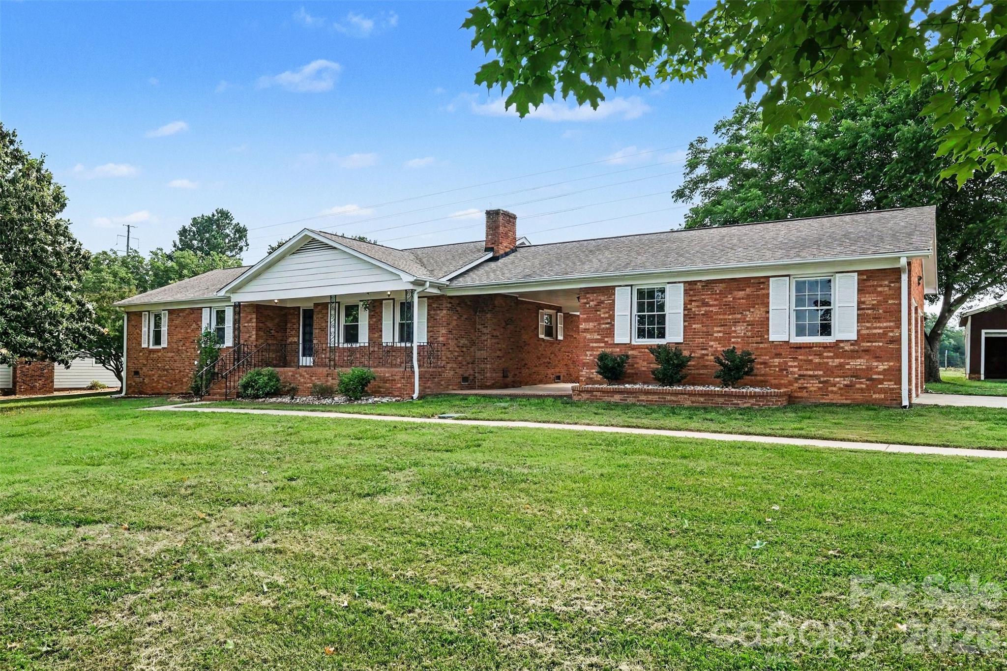 16924 Knoxwood Drive Property Photo 1
