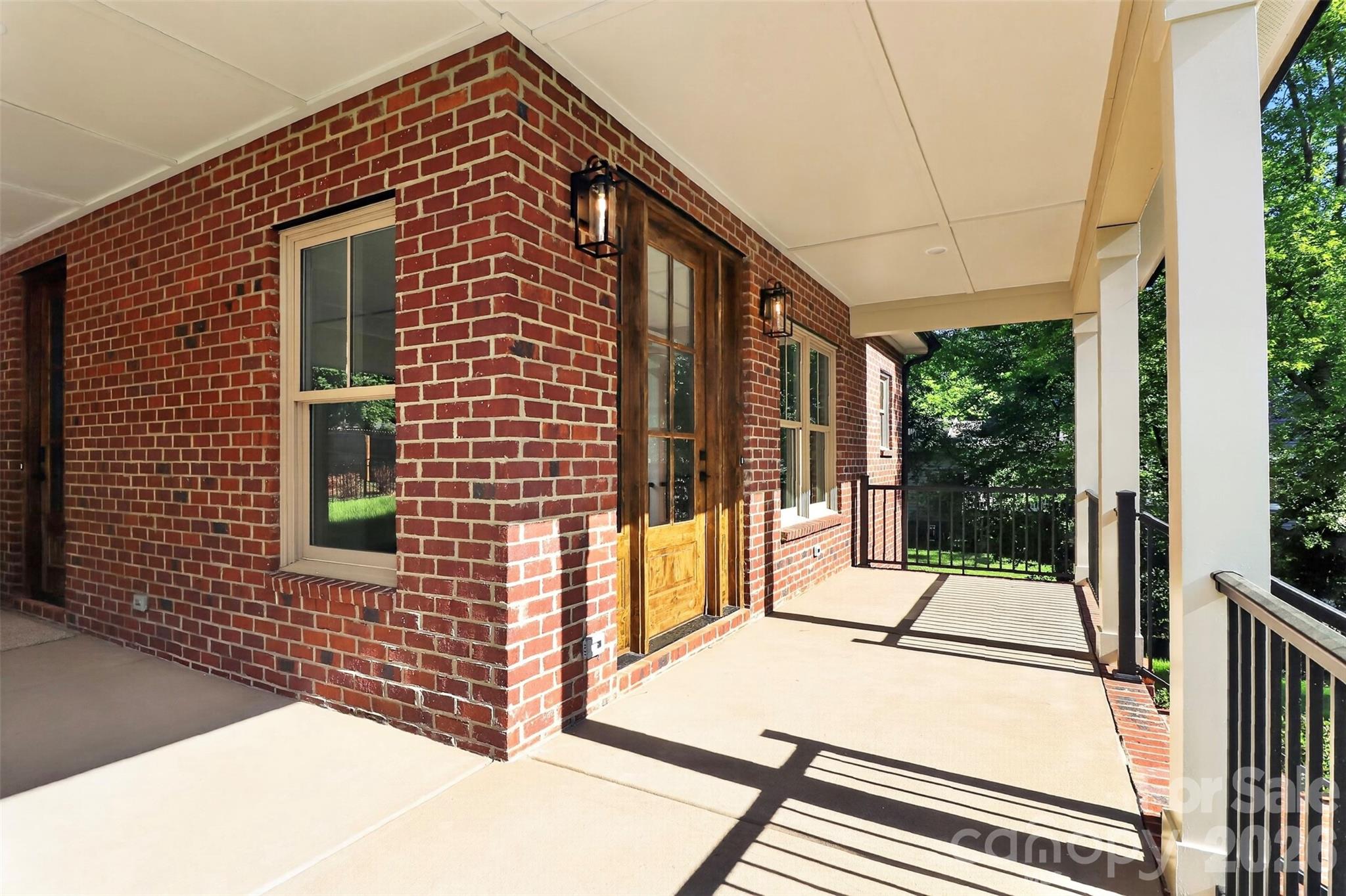 120 S Crawford Street Property Photo 3