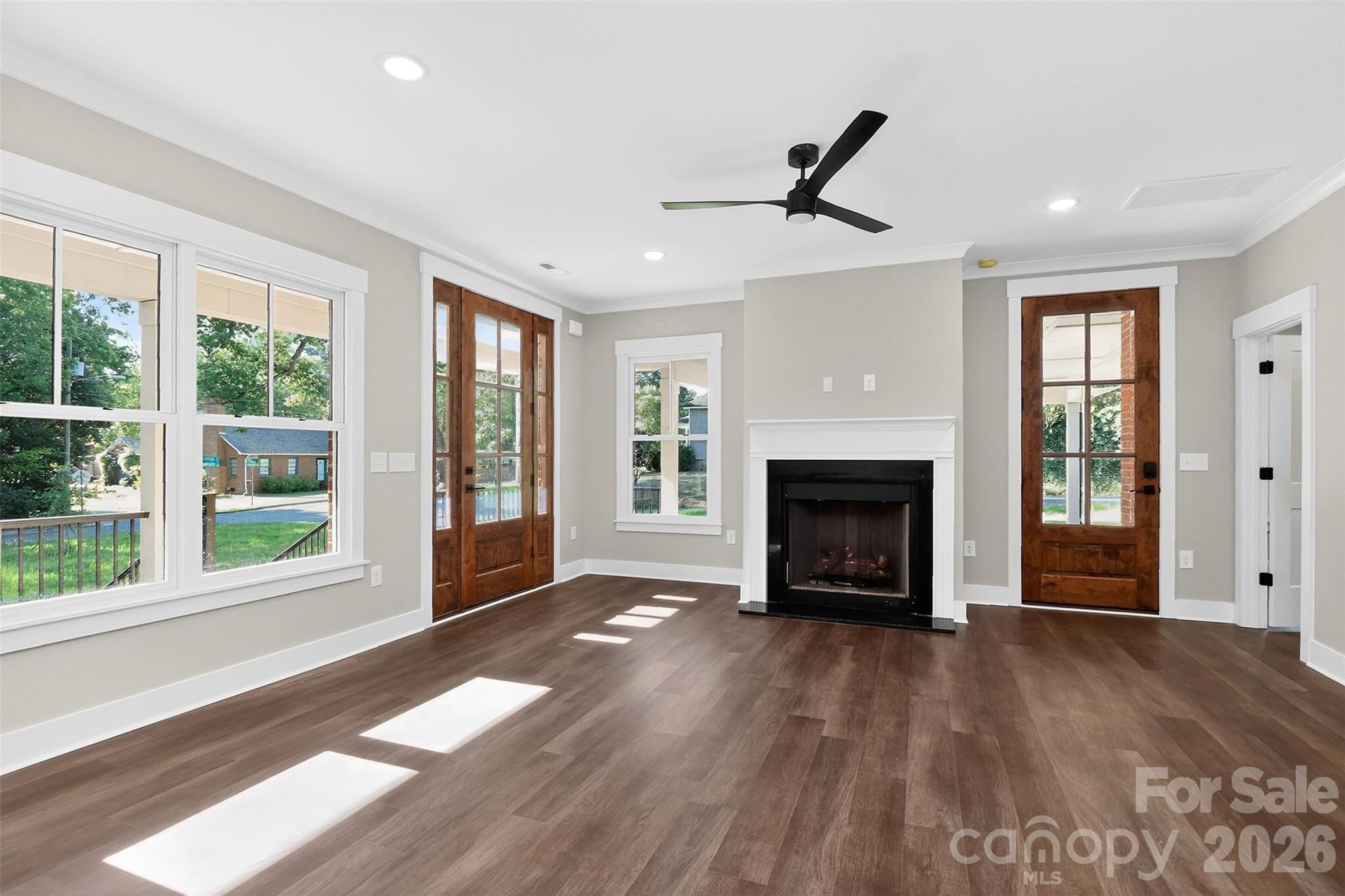 120 S Crawford Street Property Photo 6