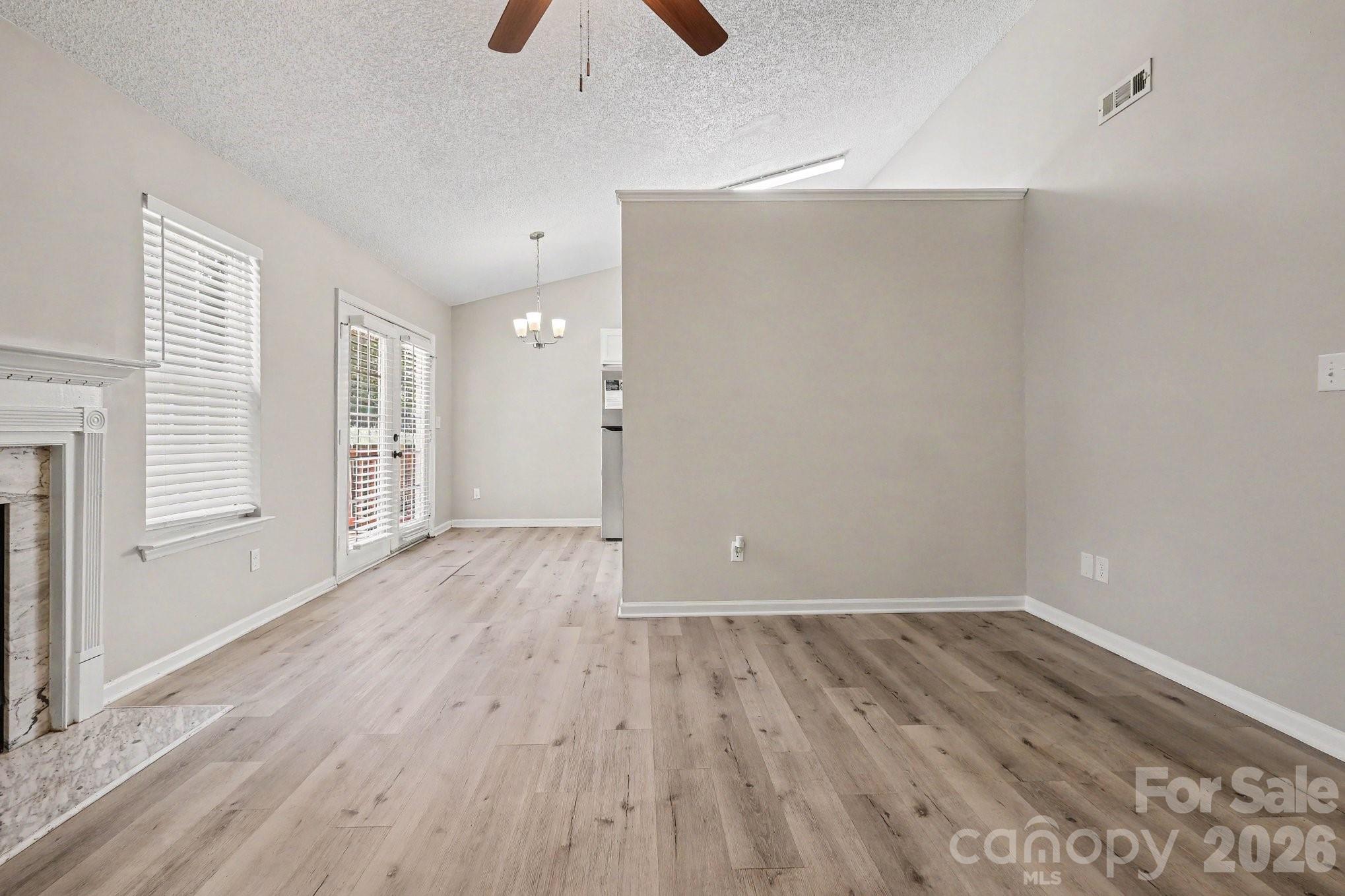 5463 Realtree Lane Property Photo 4