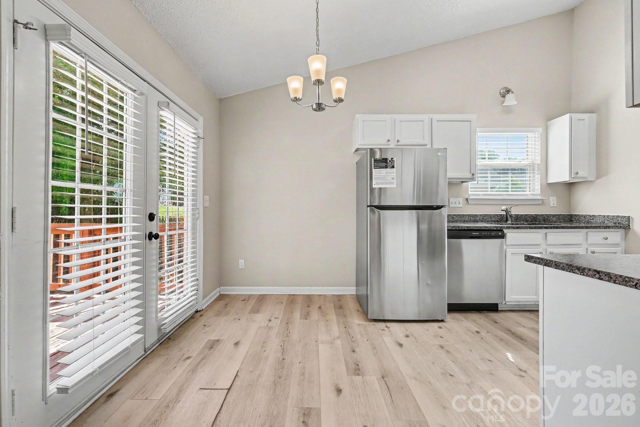 5463 Realtree Lane Property Photo 7