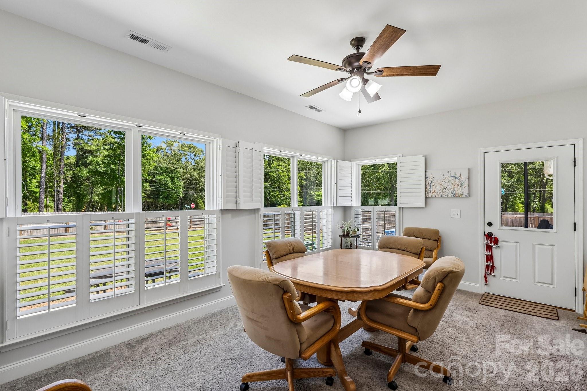 5301 Garden Gate Drive Property Photo 14