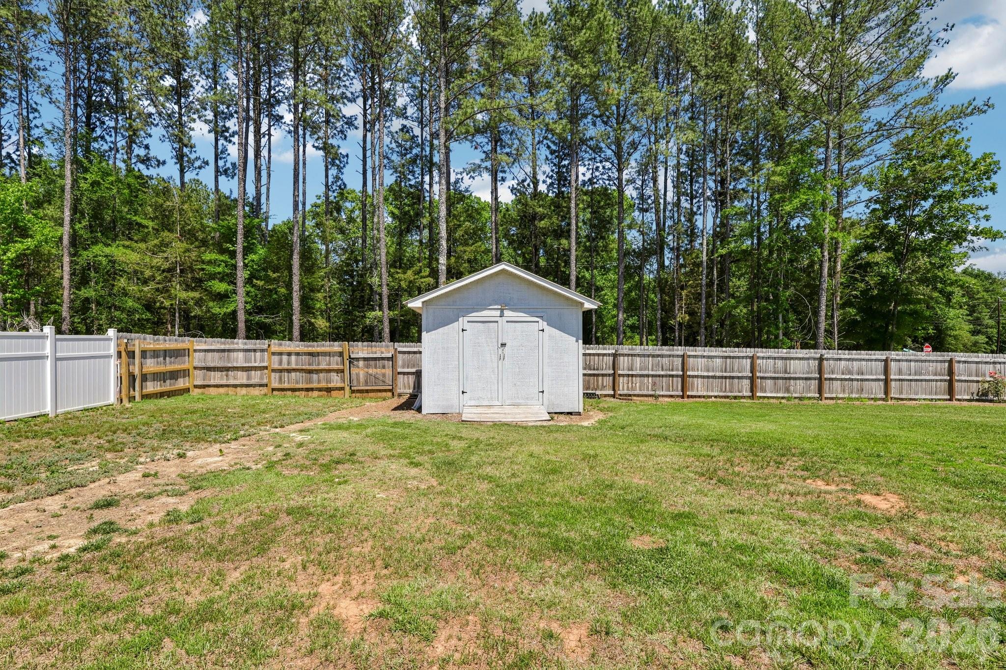 5301 Garden Gate Drive Property Photo 24