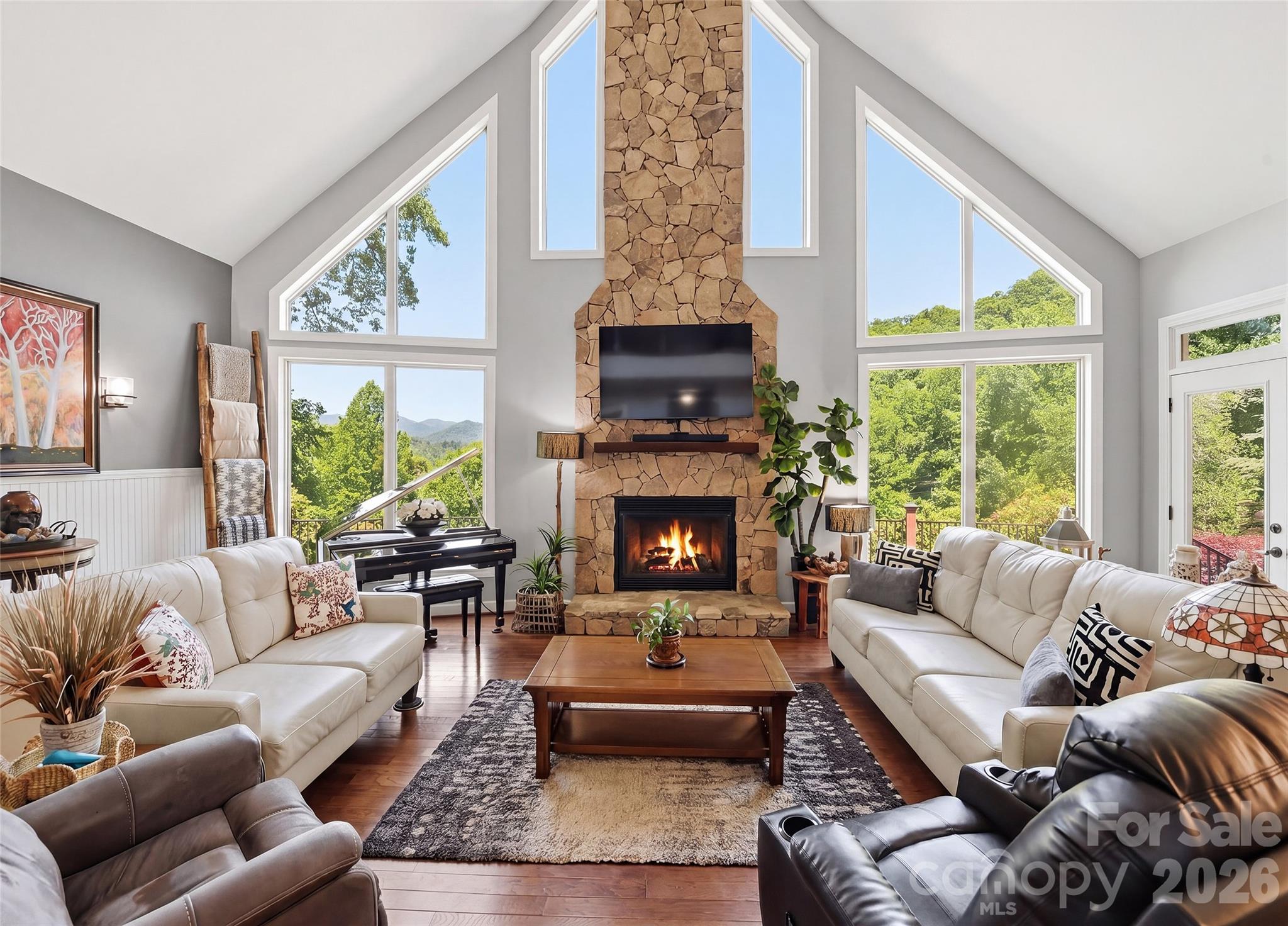 737 Traditions Way Property Photo 3