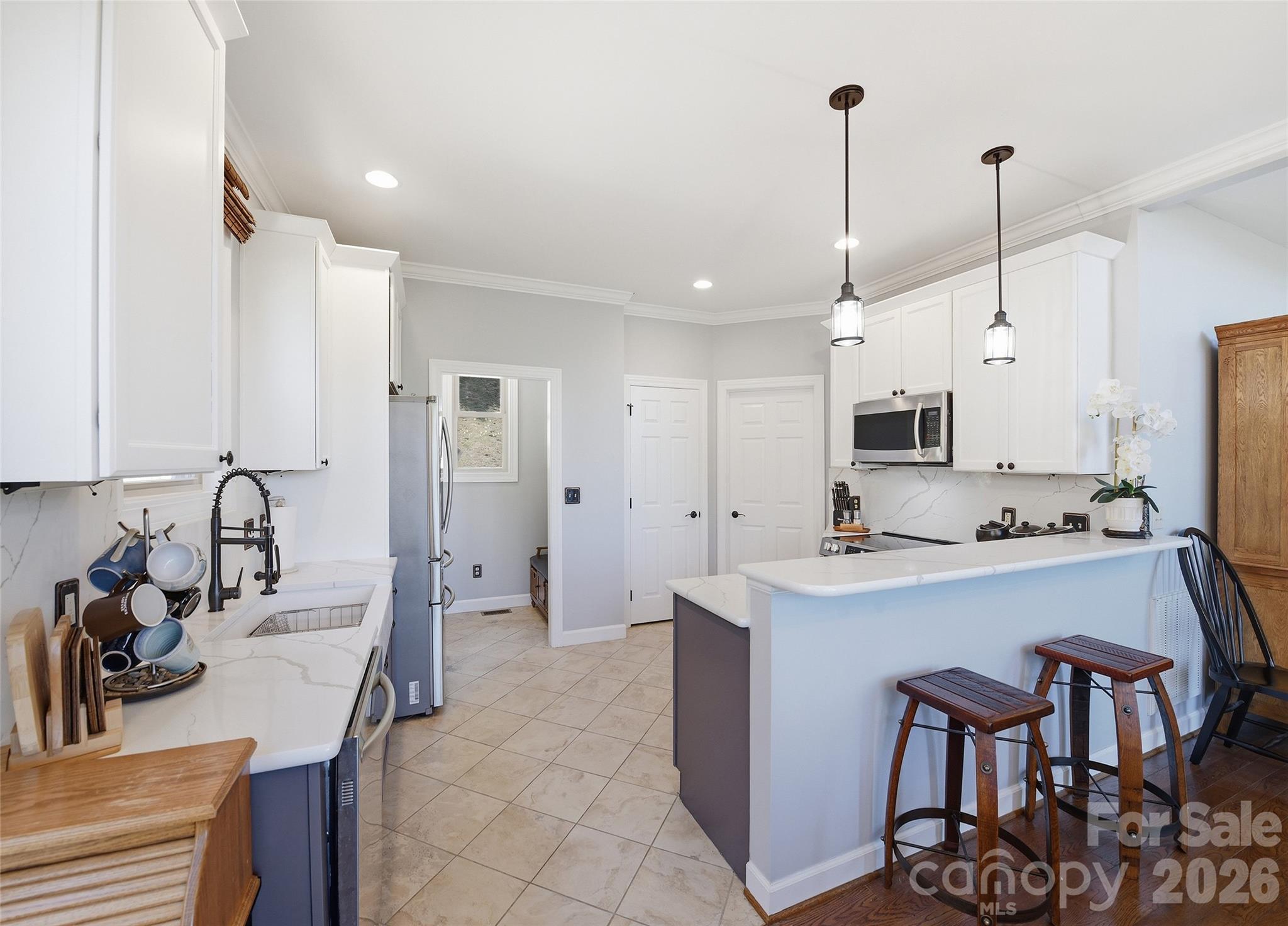 737 Traditions Way Property Photo 8