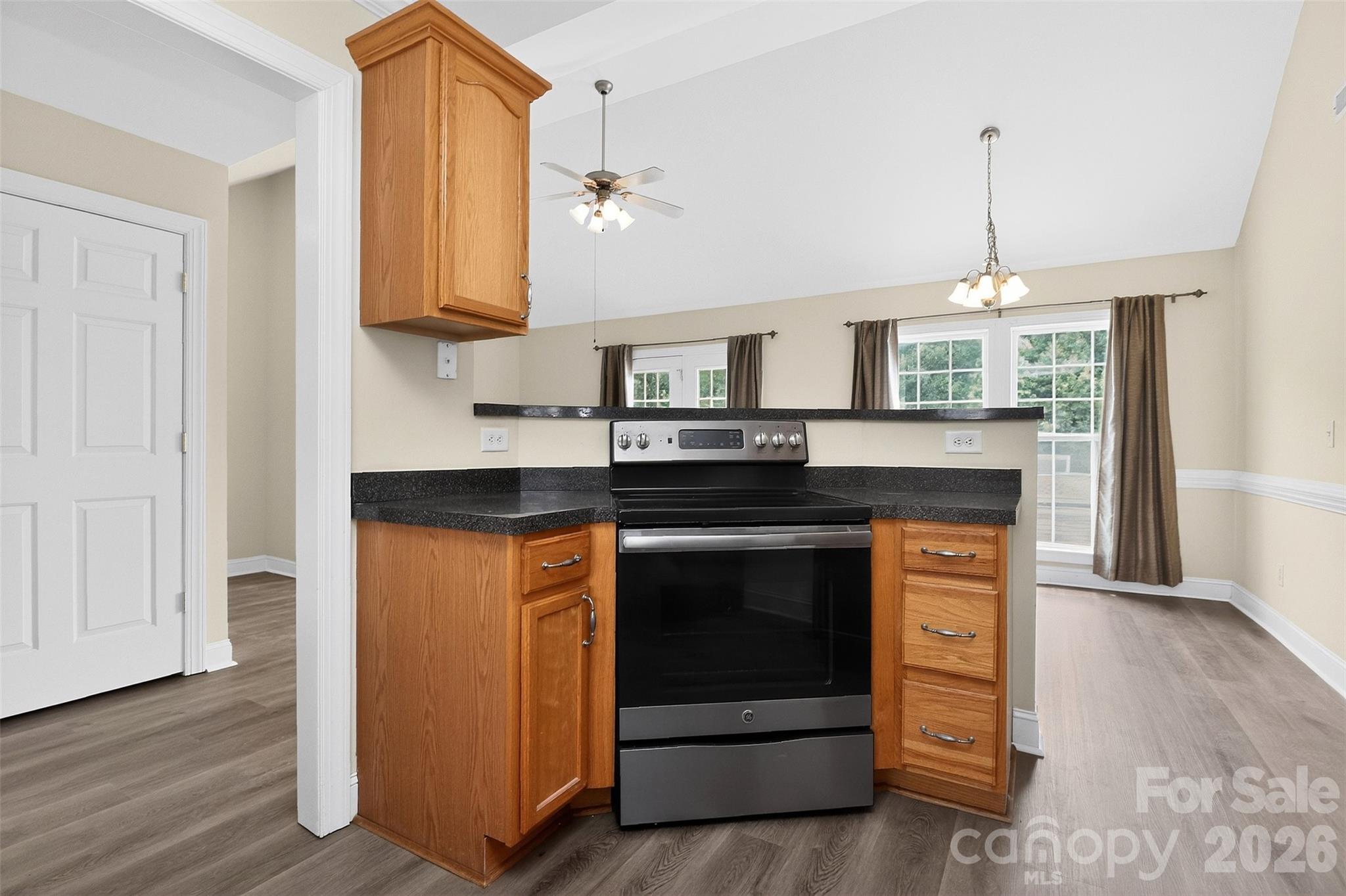 2823 Gourdvine Drive Property Photo 14