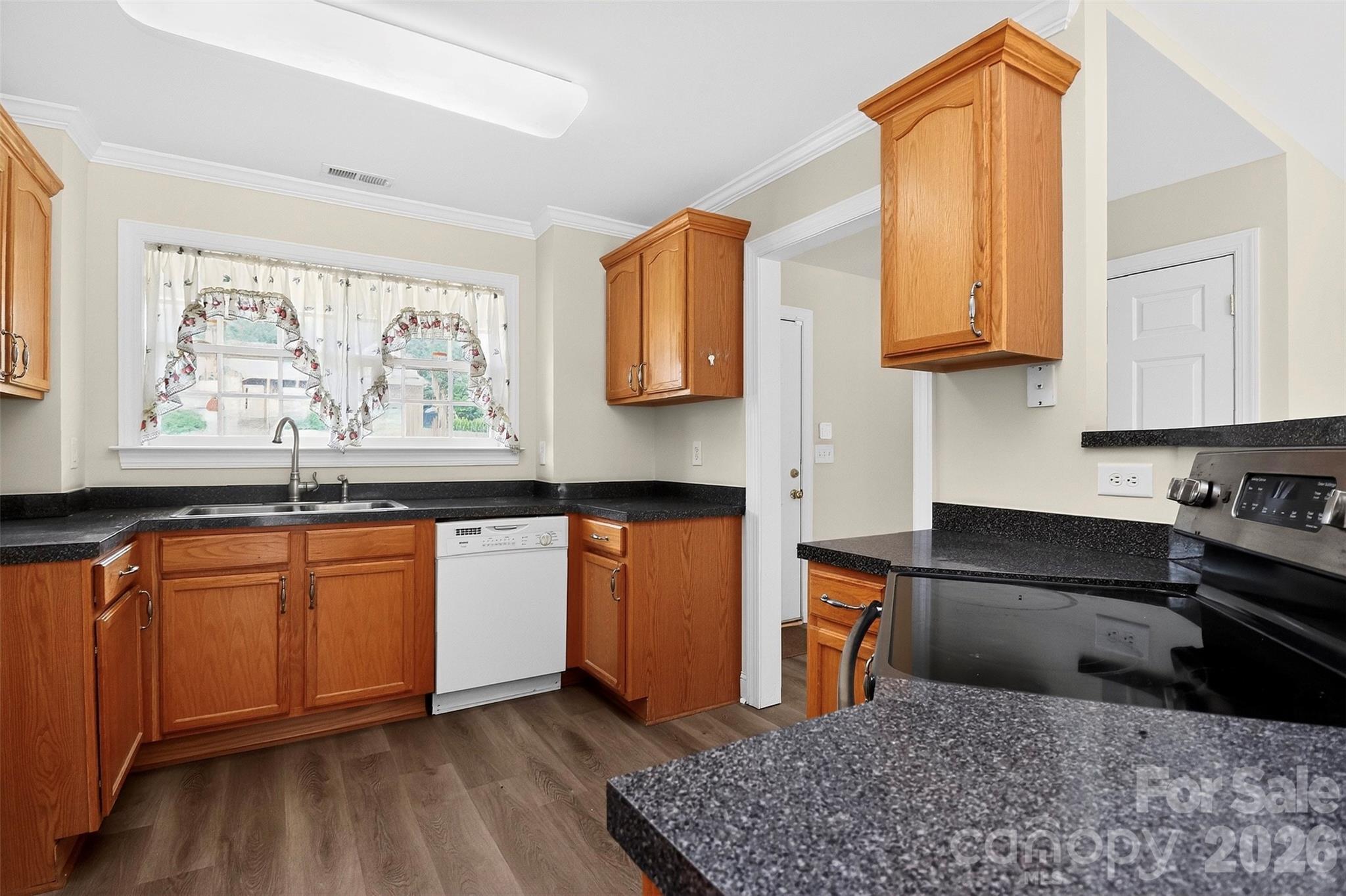 2823 Gourdvine Drive Property Photo 16