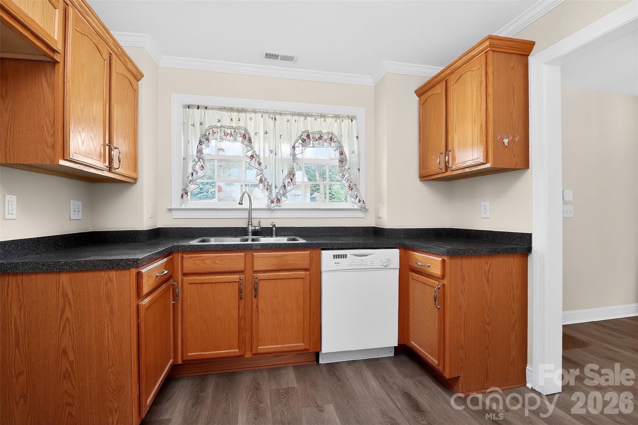 2823 Gourdvine Drive Property Photo 17