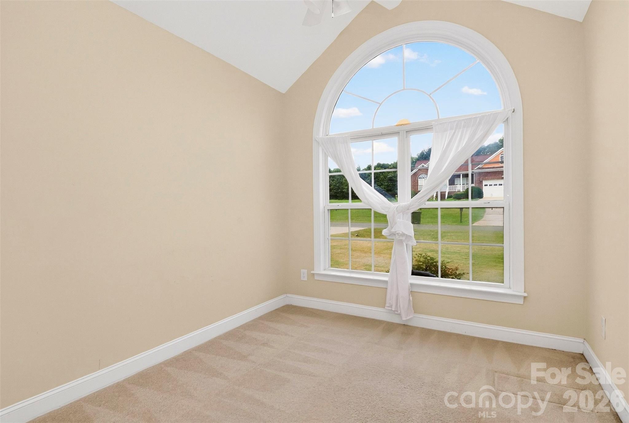 2823 Gourdvine Drive Property Photo 20