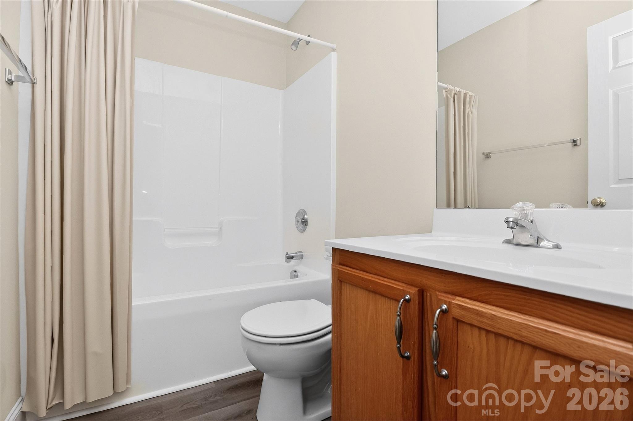 2823 Gourdvine Drive Property Photo 23
