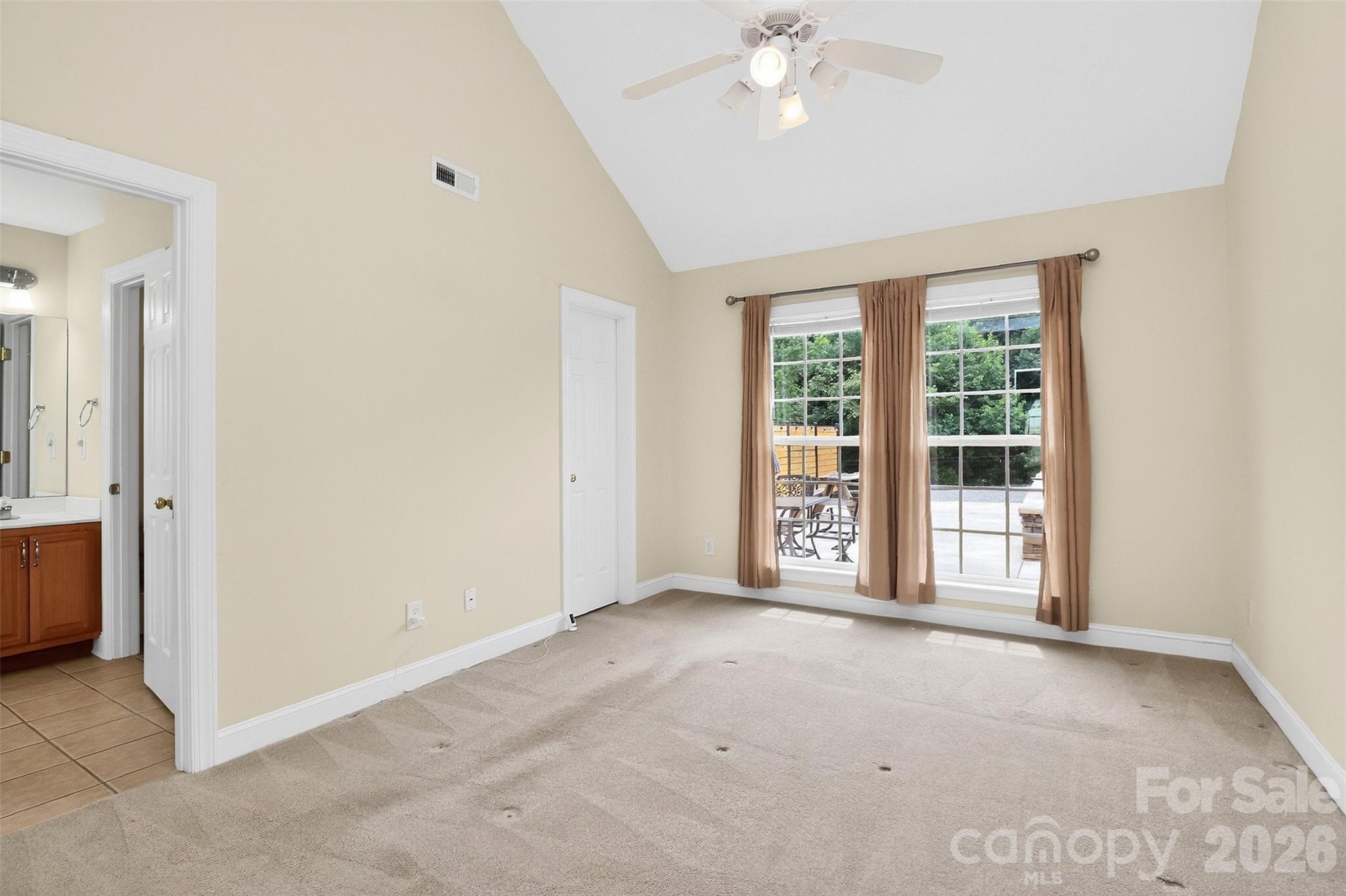 2823 Gourdvine Drive Property Photo 24