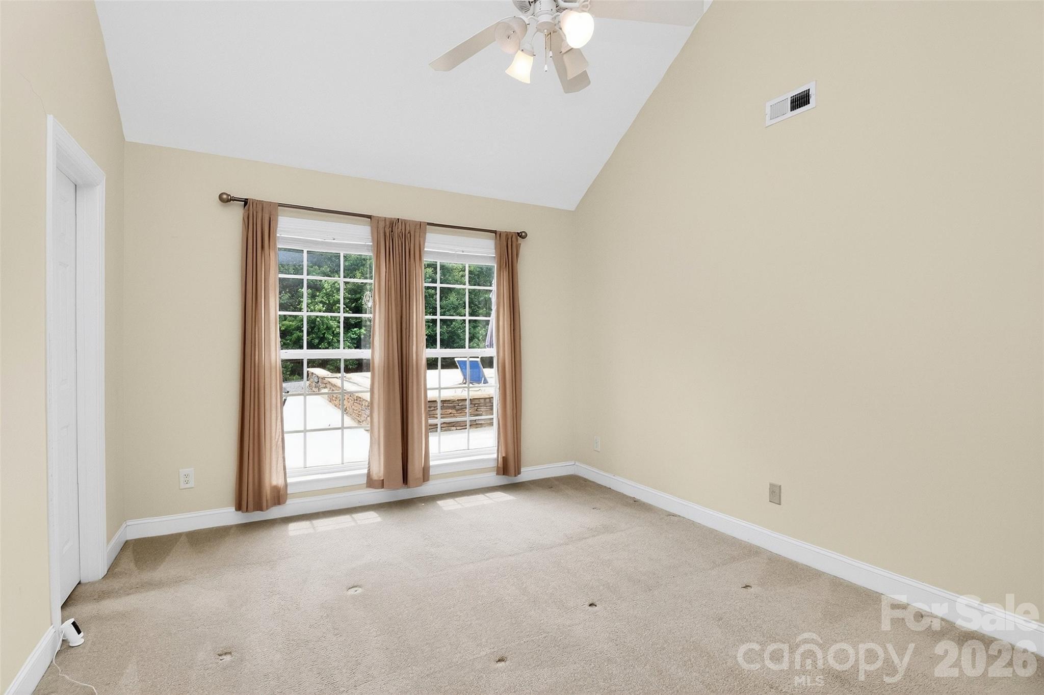 2823 Gourdvine Drive Property Photo 25
