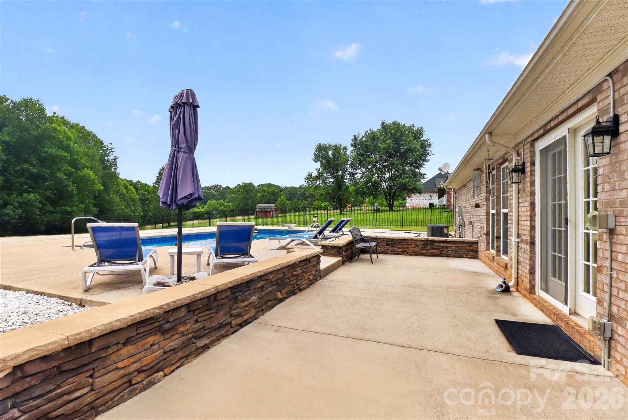 2823 Gourdvine Drive Property Photo 40