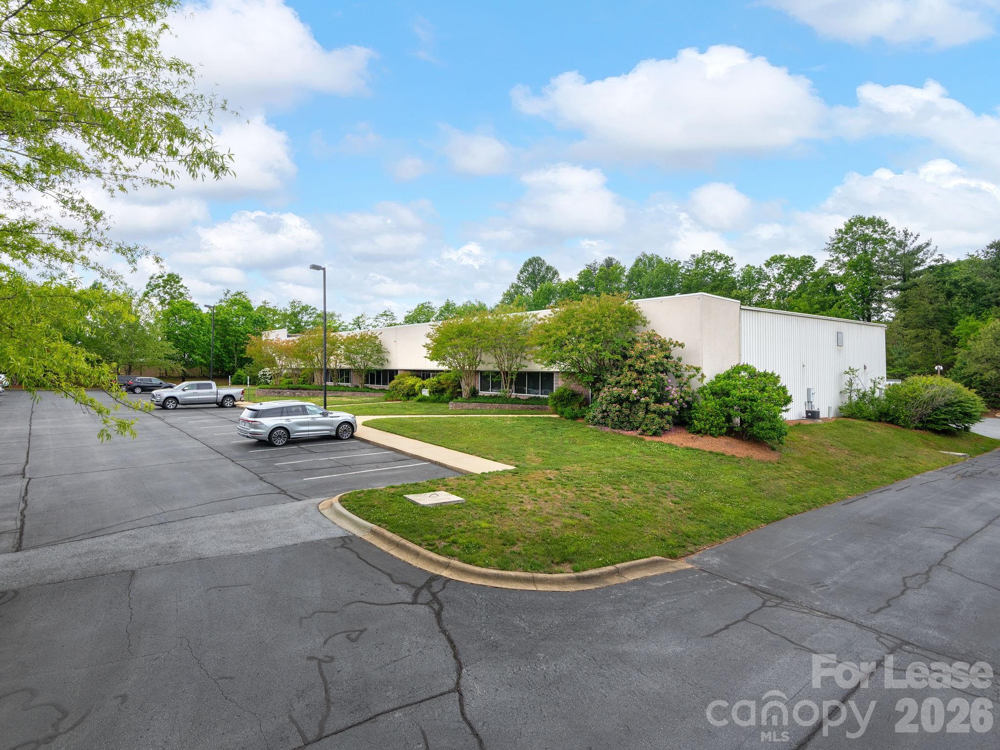 189 Continuum Drive B Property Photo 2