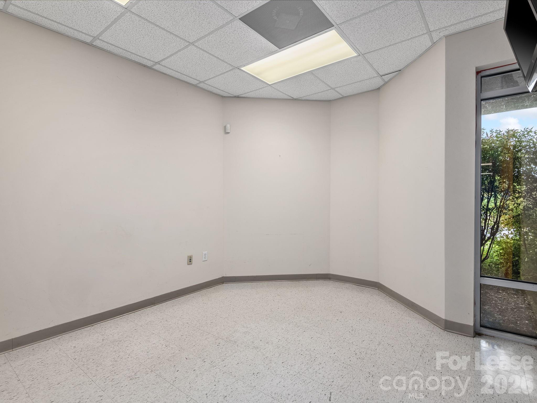 189 Continuum Drive B Property Photo 6