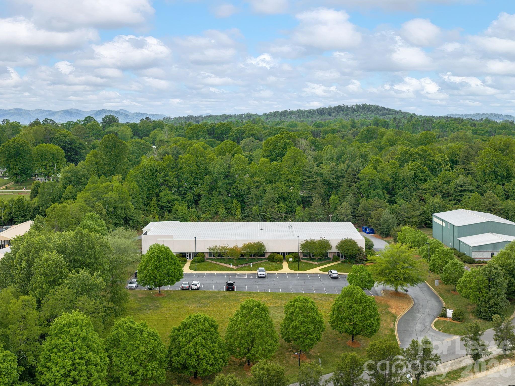 189 Continuum Drive B Property Photo 14