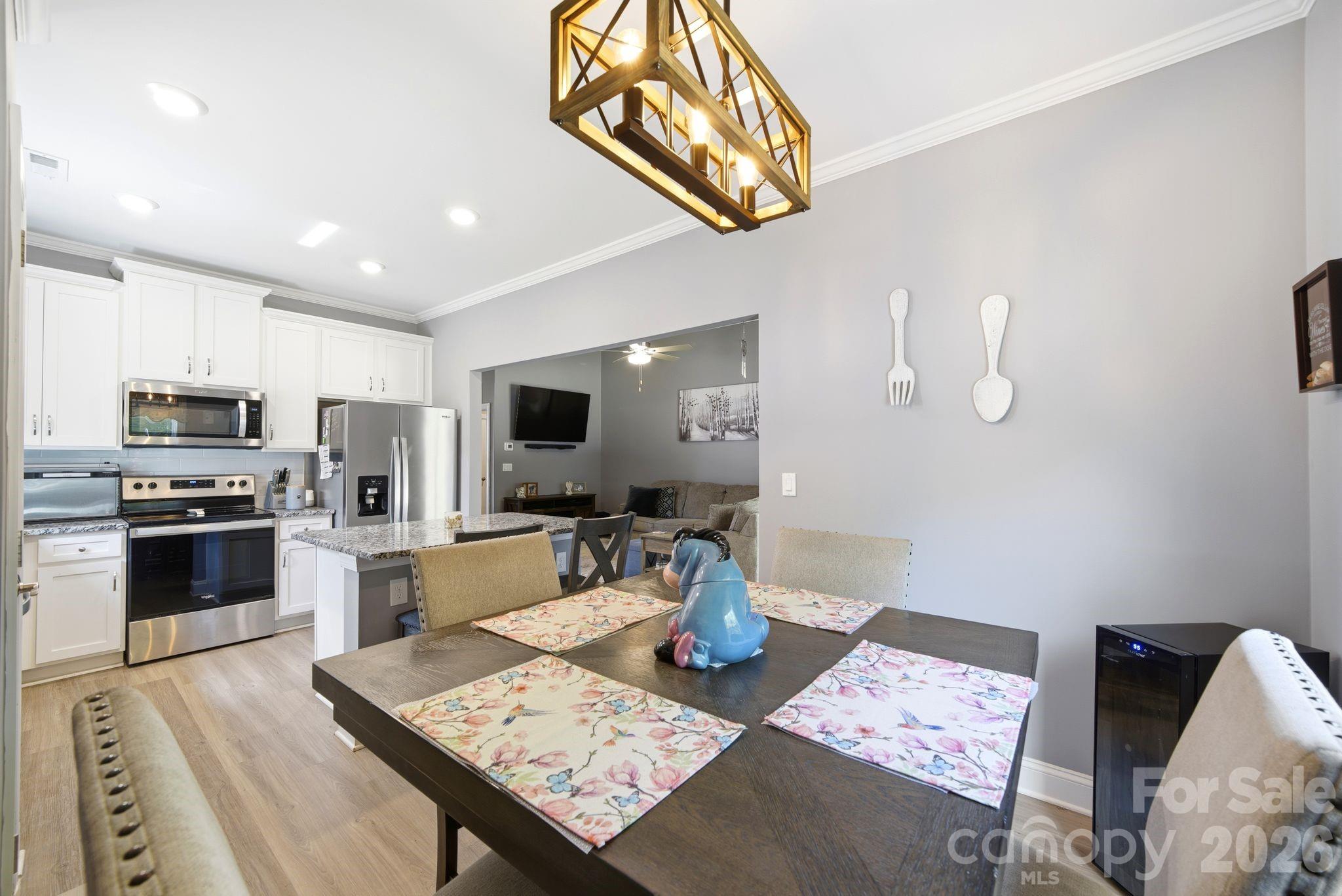 124 N Sina Street Property Photo 23