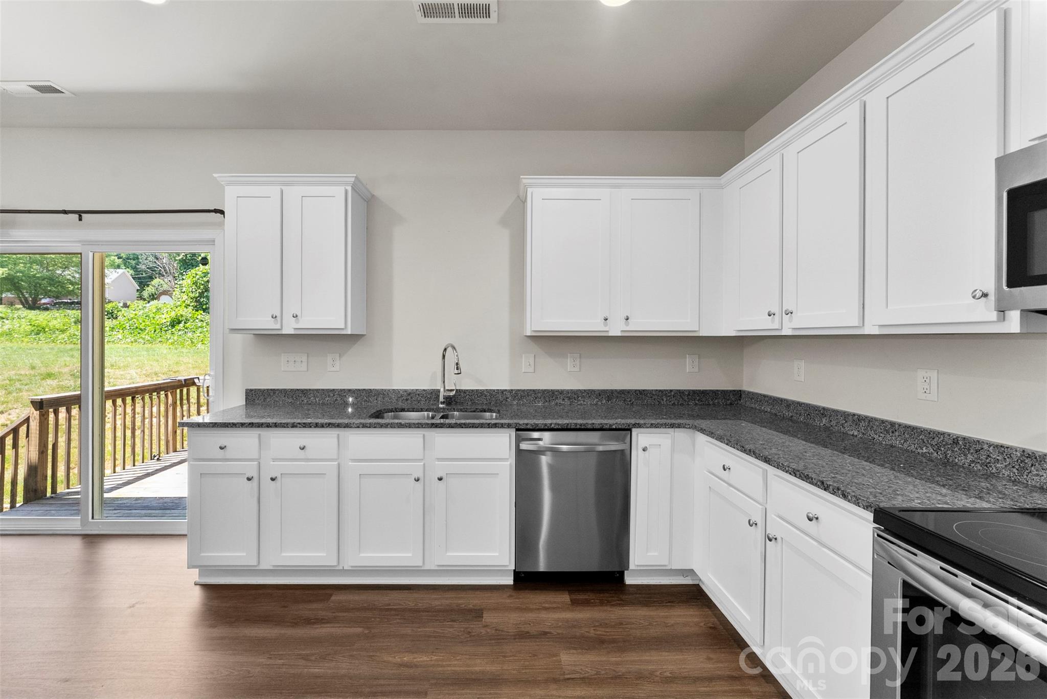 115 Stoney Lane Property Photo 3