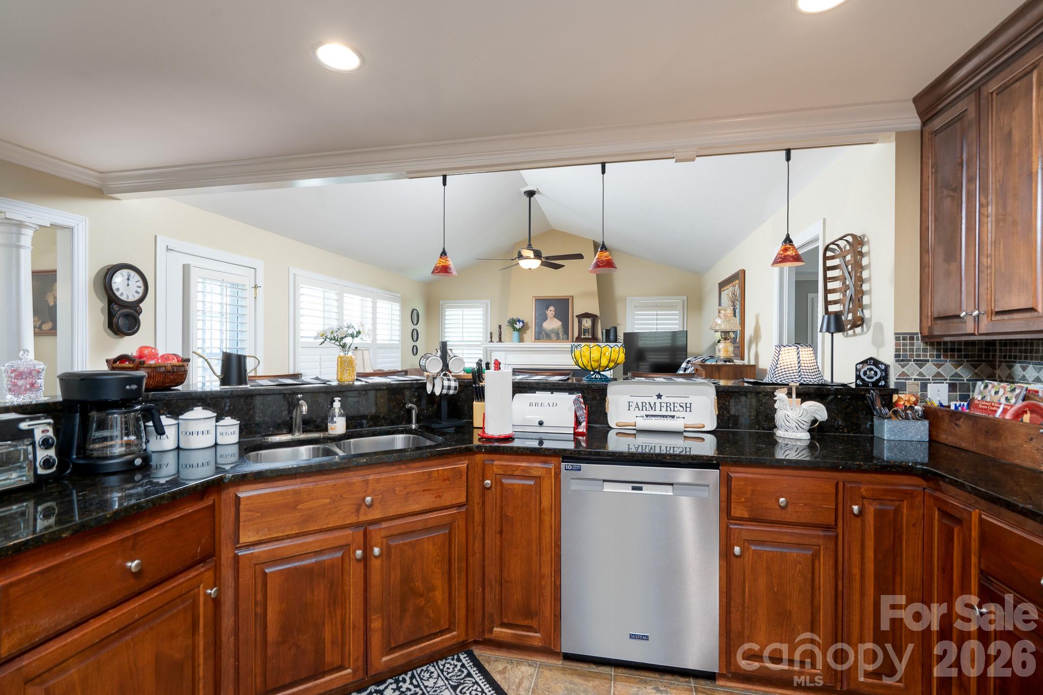 587 Marigold Drive Property Photo 3