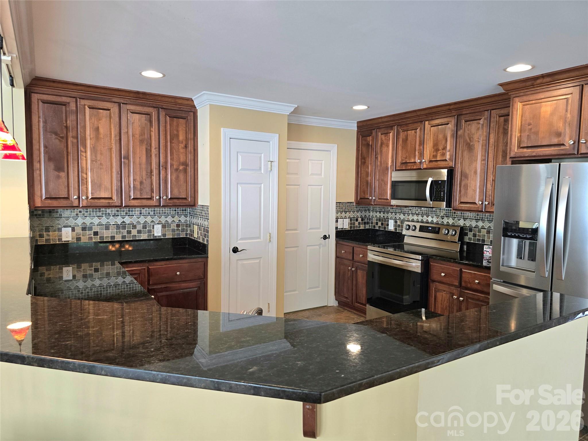 587 Marigold Drive Property Photo 6