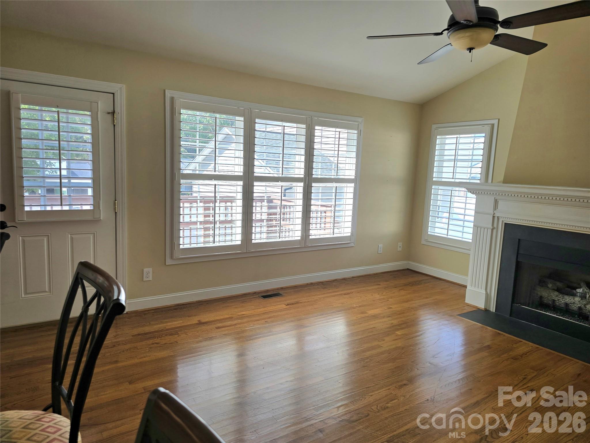 587 Marigold Drive Property Photo 11
