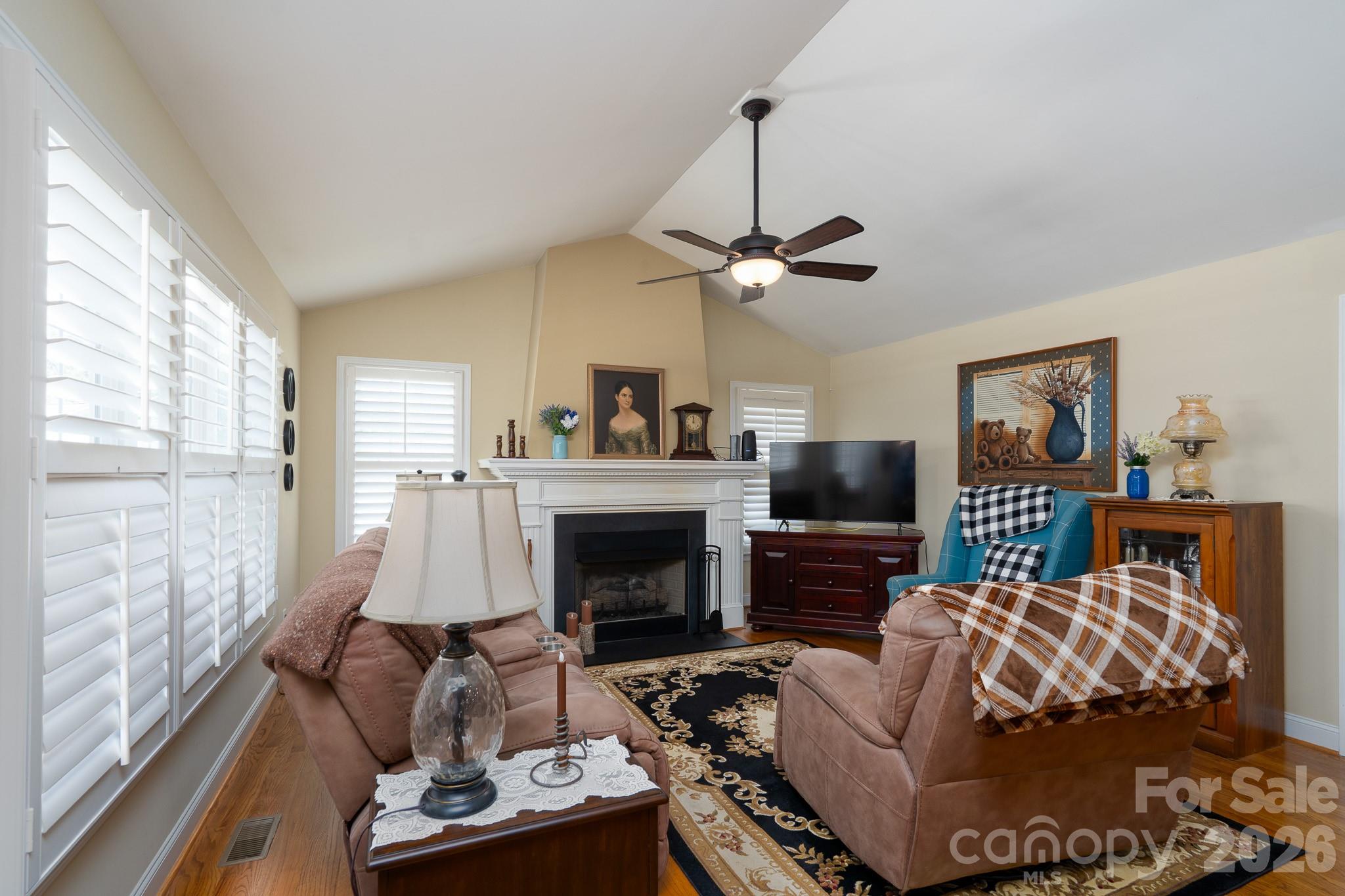 587 Marigold Drive Property Photo 18