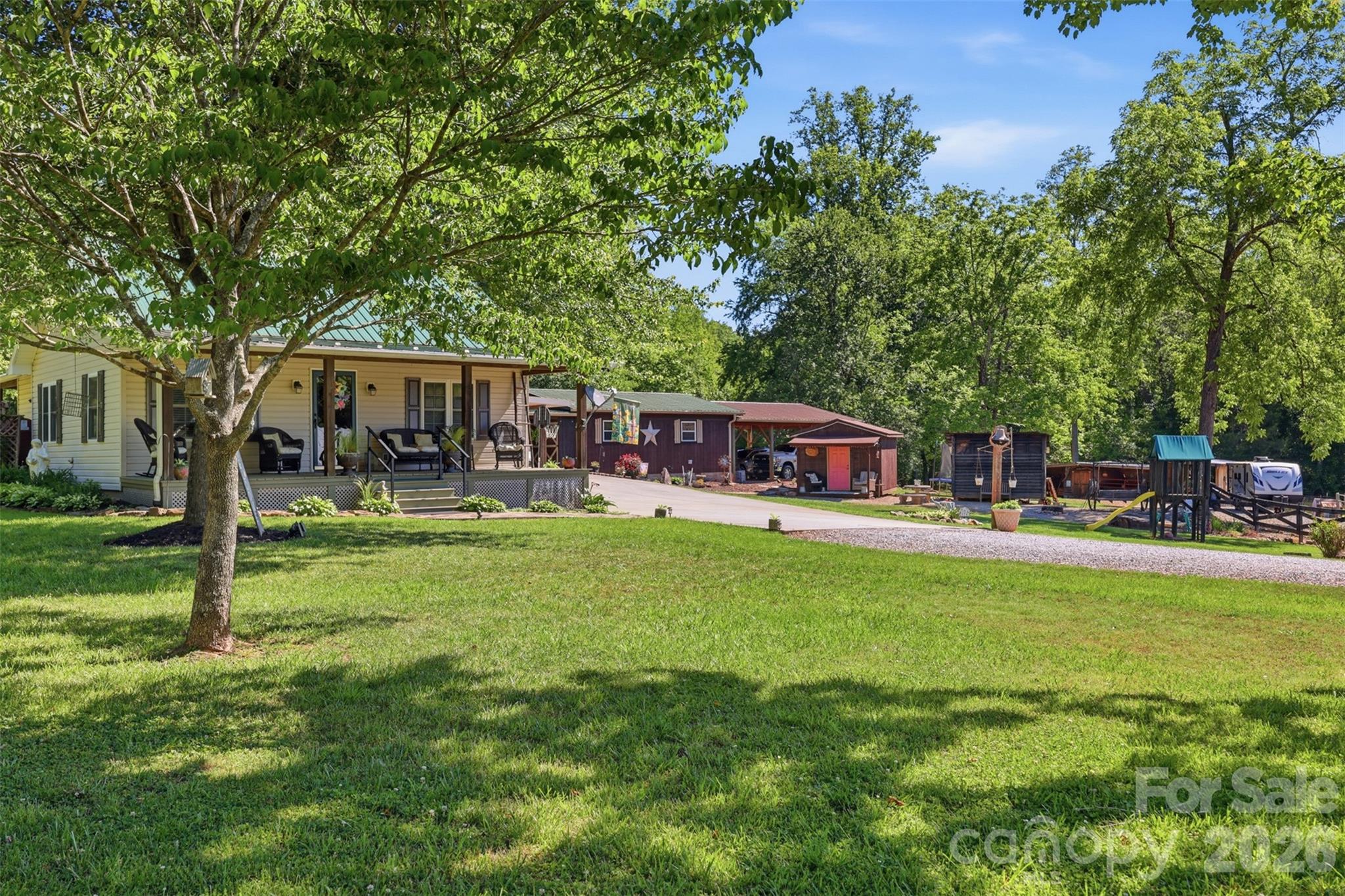176 + 174 Oak Hollow Road Property Photo 6