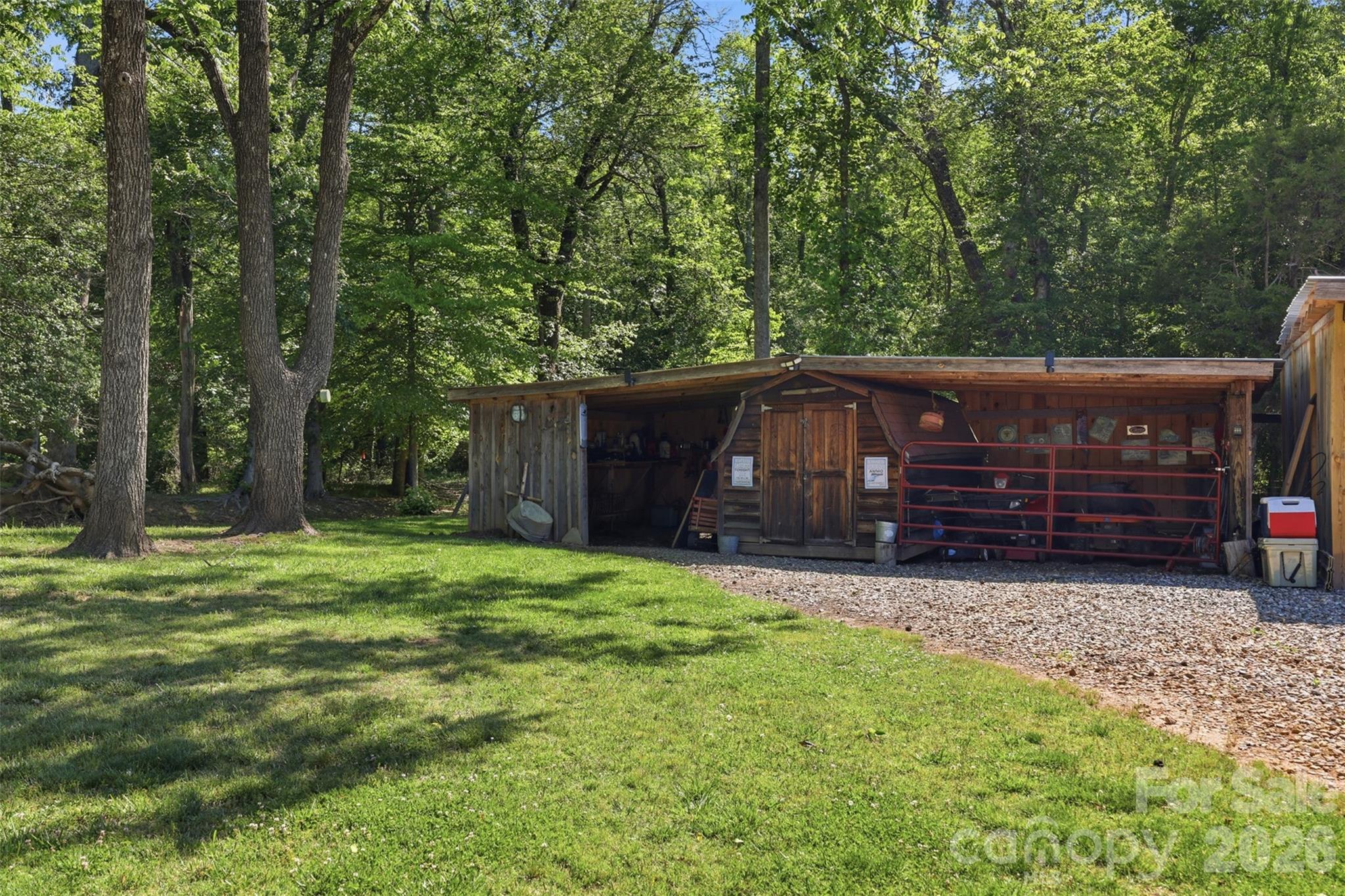 176 + 174 Oak Hollow Road Property Photo 14