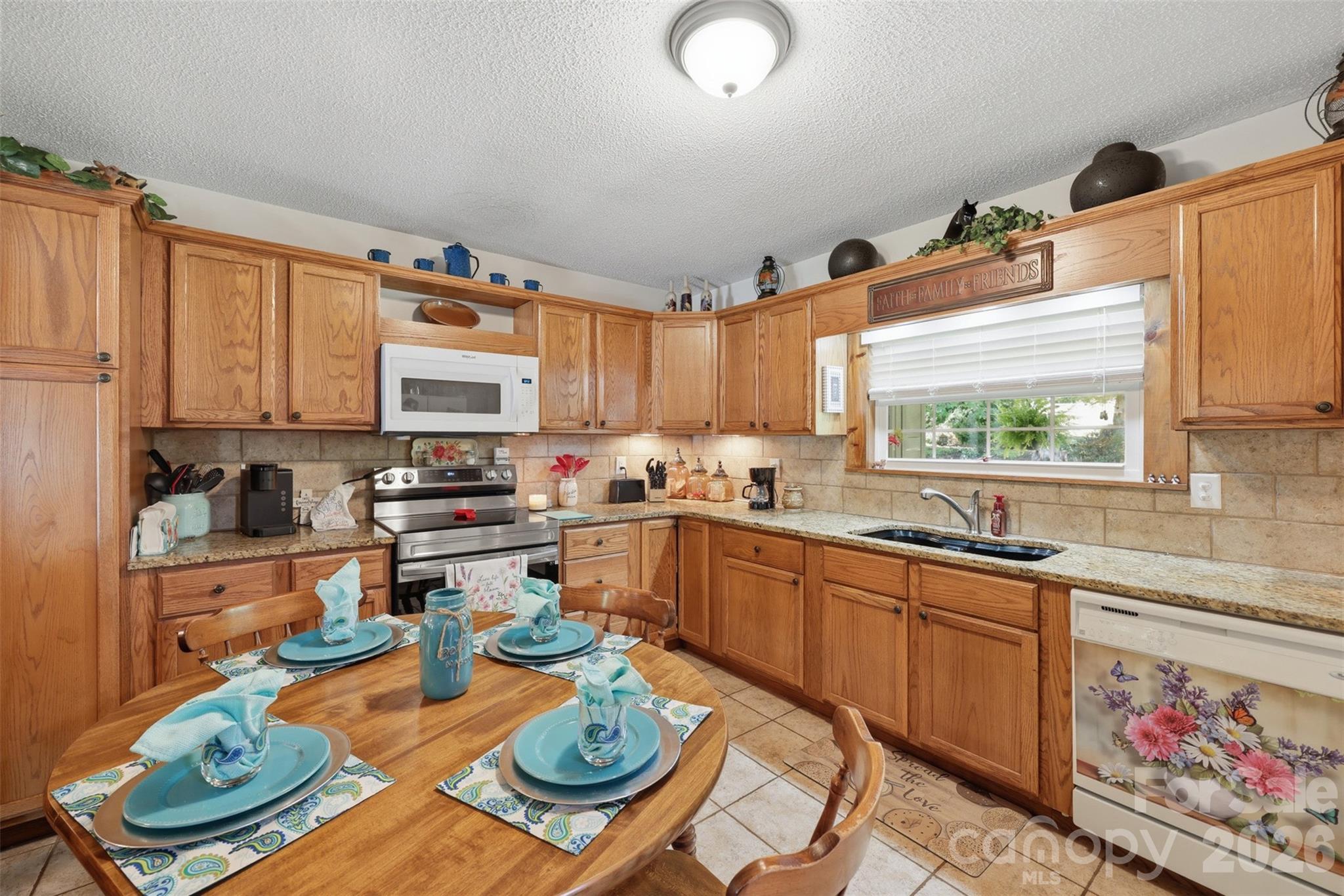 176 + 174 Oak Hollow Road Property Photo 19