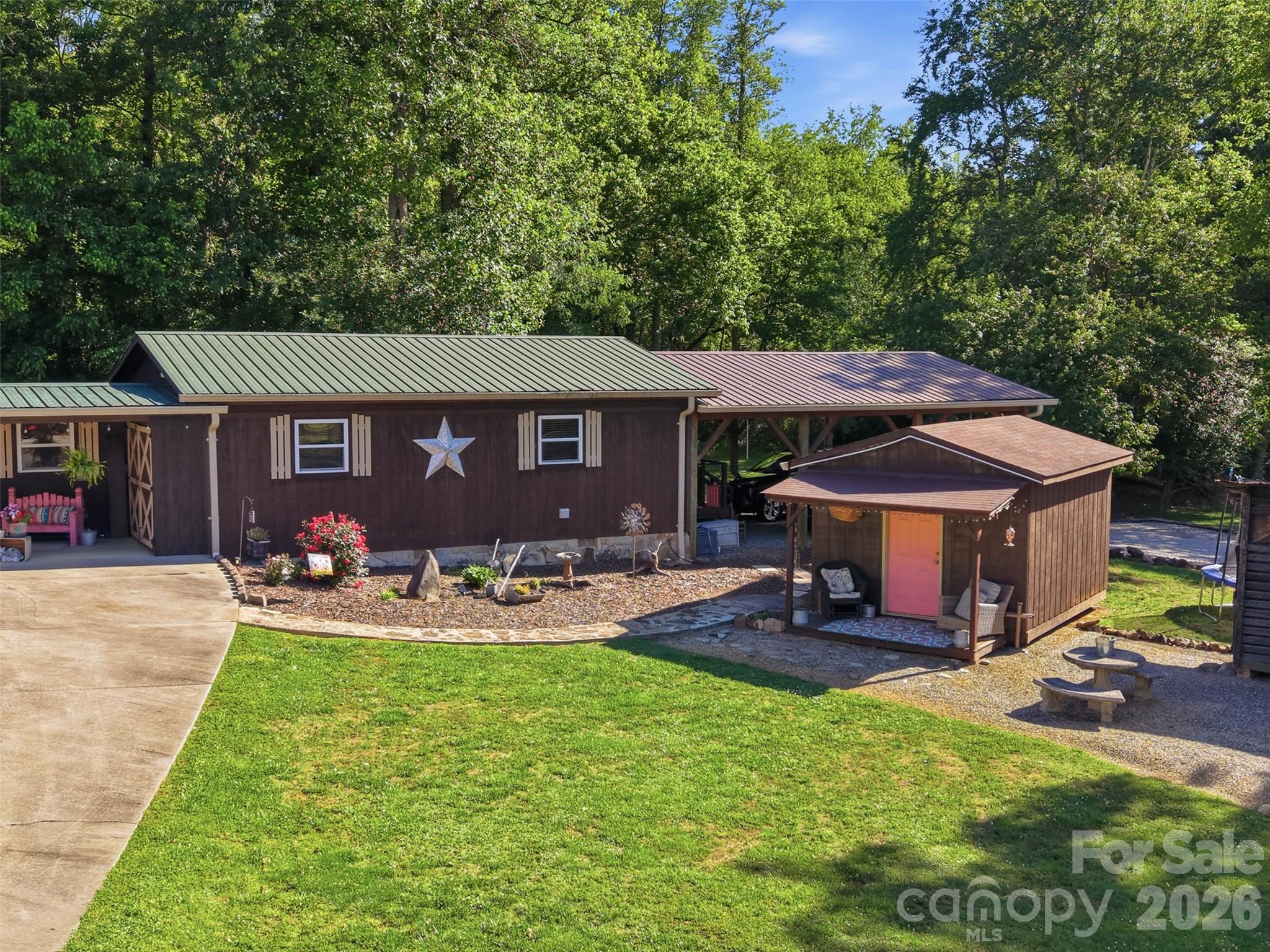 176 + 174 Oak Hollow Road Property Photo 48