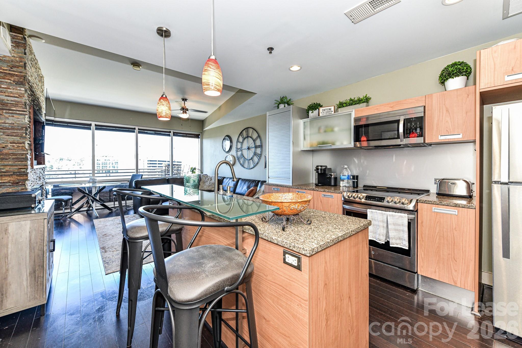 1133 Metropolitan Avenue 613 Property Photo 6
